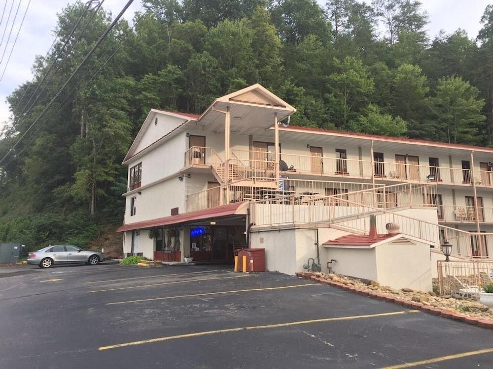 Bear Mount Inn&Suites Pigeon Forge Exterior foto